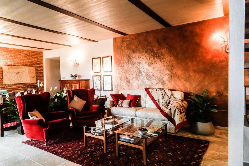 Cascina Cortine Bed and Breakfast Guarene Buitenkant foto