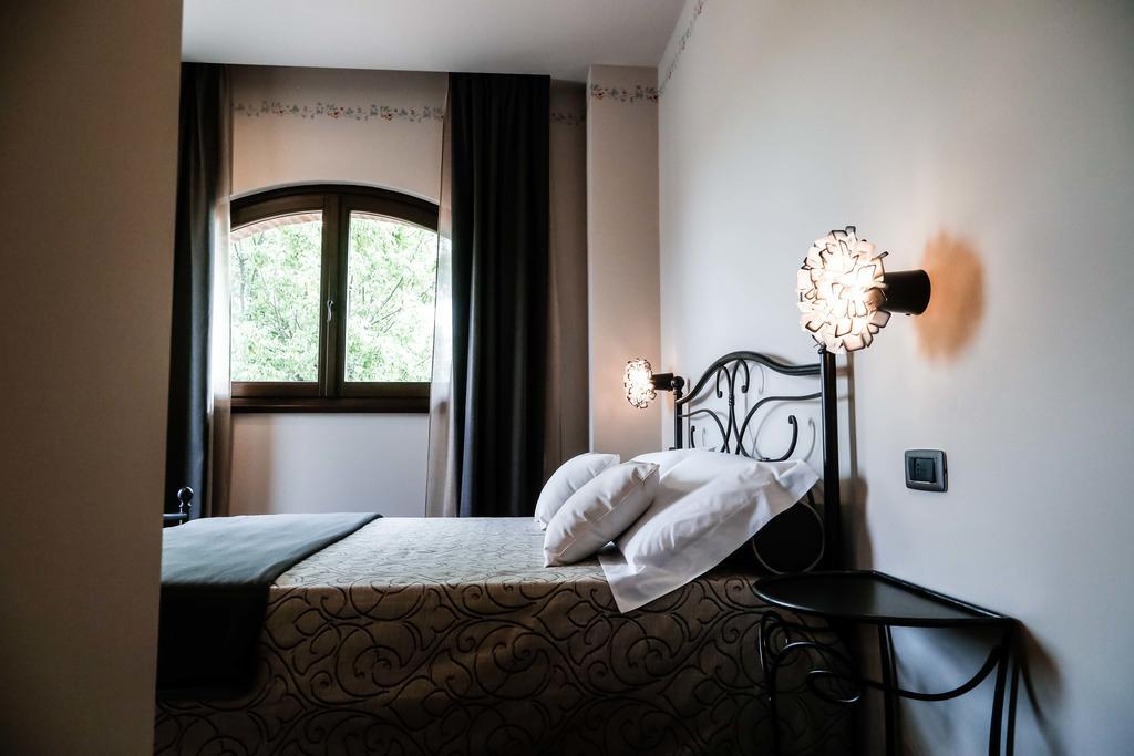 Cascina Cortine Bed and Breakfast Guarene Kamer foto