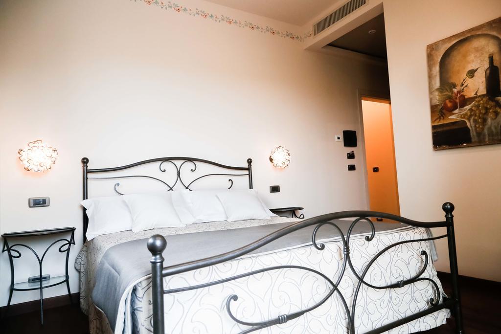 Cascina Cortine Bed and Breakfast Guarene Kamer foto