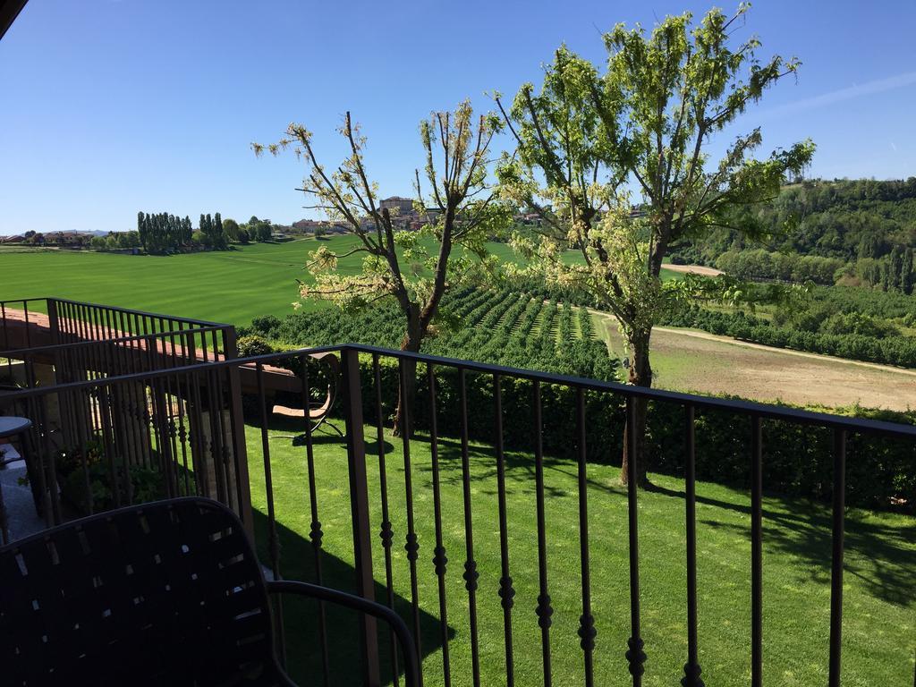 Cascina Cortine Bed and Breakfast Guarene Buitenkant foto
