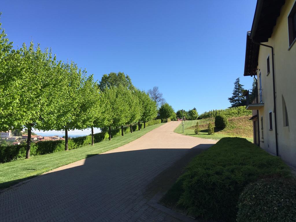 Cascina Cortine Bed and Breakfast Guarene Buitenkant foto
