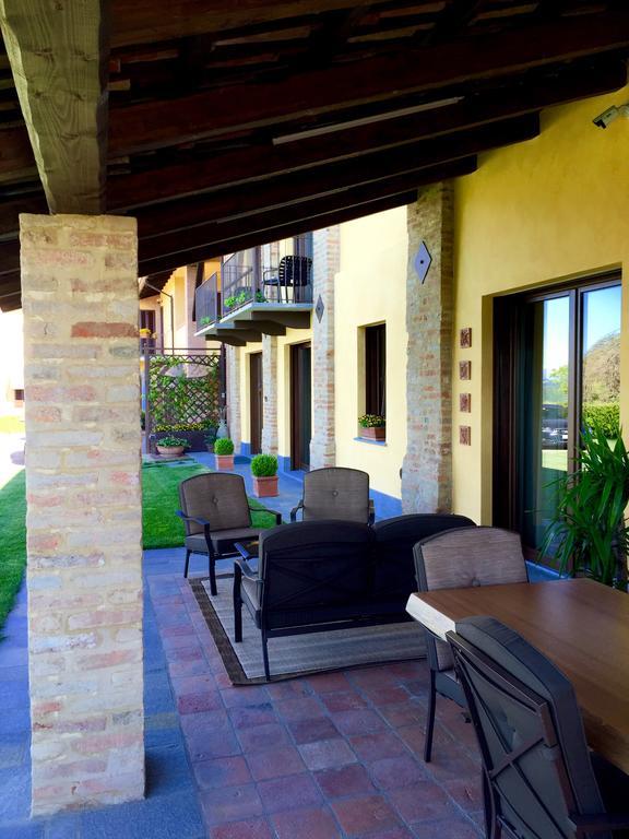 Cascina Cortine Bed and Breakfast Guarene Buitenkant foto